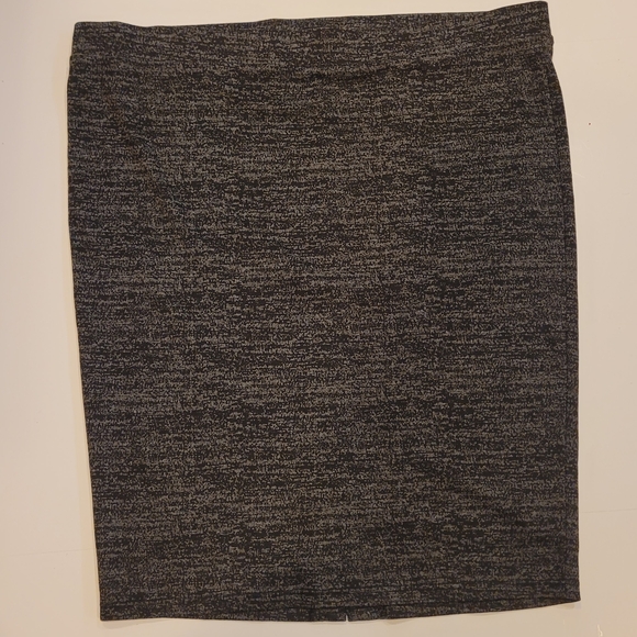 torrid Dresses & Skirts - Torrid Black and Gray Marled Knit Pencil Skirt 5x 28